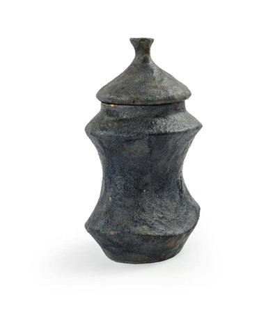 Nino Caruso (Tripoli 1928 - Roma 2017) Brocca con coperchio in ceramica...