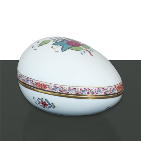 Herend  Hungary (Herend 1826)  - Scatola a uovo dipinta a mano fuori