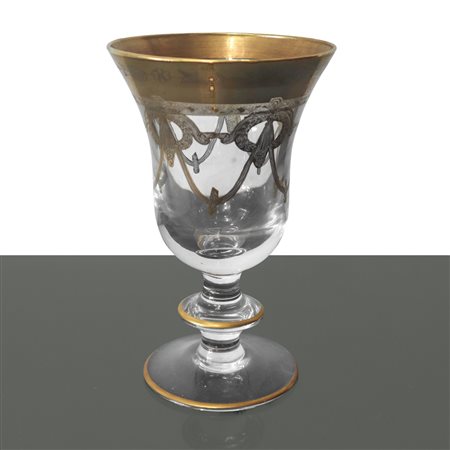 N. 12 calici da vino in vetro di Murano stile impero con decori a festoni e bordo dorato