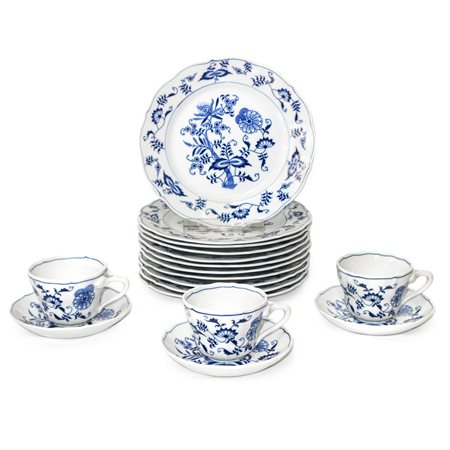 Blue  Danube - N°11 tazzine da tè con relativo piattino e 11 piattini da dolce, 20° secolo