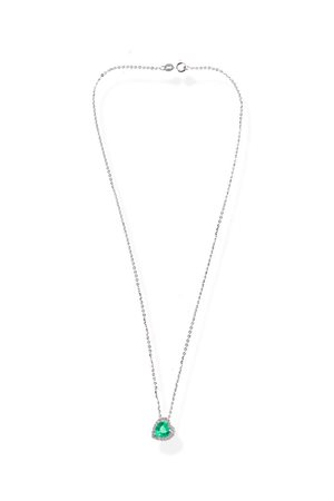 CATENA CON CIONDOLO in oro bianco a forma di cuore con smeraldo taglio a...