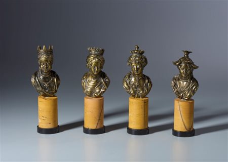  
Quattro continenti. Francia, XVII-XVIII secolo. Bronzo argentato 
 Ciascuno cm 14 x 8 x 5 ca.