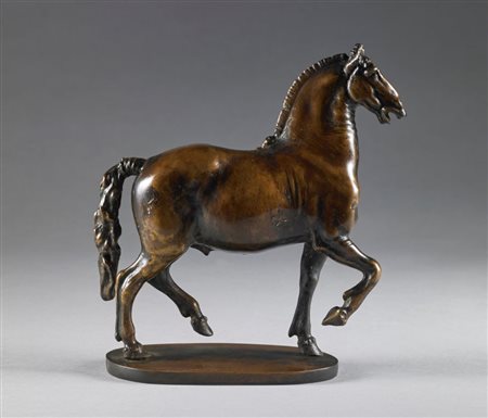  
Cavallo al passo,  Giambologna (Douai, 1529- Firenze, 1608) Bottega di. Bronzo, lacca rossa trasparente  
 cm 21 x 20 x 7,5