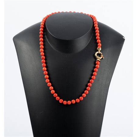 COLLANA in corallo rosso con susta in oro giallo 18 KT