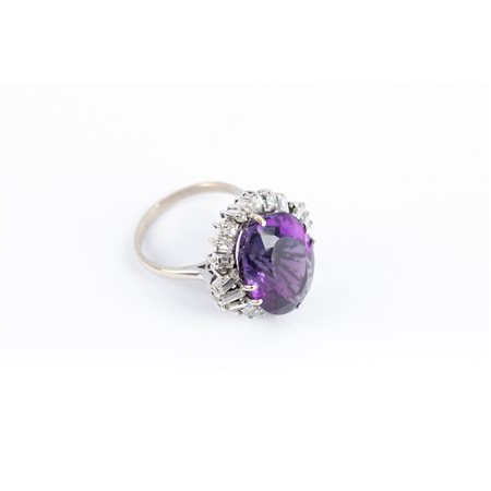 ANELLO in oro bianco 18 KT con diamanti e ametista