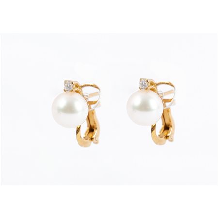 ORECCHINI in oro giallo 18 KT con brillanti e perle