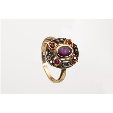 ANELLO in oro giallo 9 KT e argento con diamanti e rubini