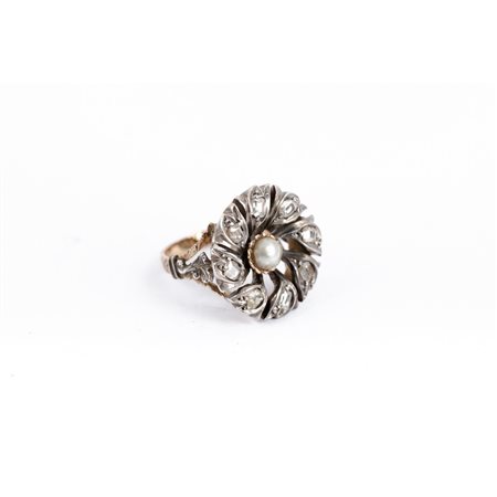 ANELLO in oro giallo 18 KT e argento con diamanti e perlina