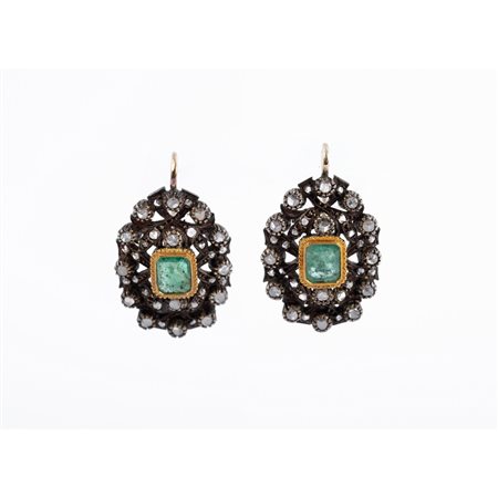 ORECCHINI in oro giallo 9 KT e argento con diamanti e smeraldi