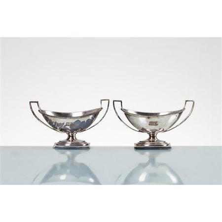 OFFICINE LONDINESI DEL 1800, Coppia di saliere in argento