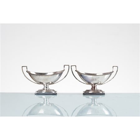 OFFICINE LONDINESI DEL 1800, Coppia di saliere in argento