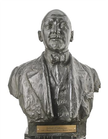 Egidio Girelli "Busto di Gabriele D'Annunzio" 
scultura in bronzo (cm 73x59x32)