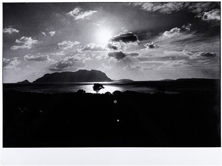 Ugo Mulas 1928-1973 Casa Franchetti, Sardegna. Tavolara al tramonto. stampa...