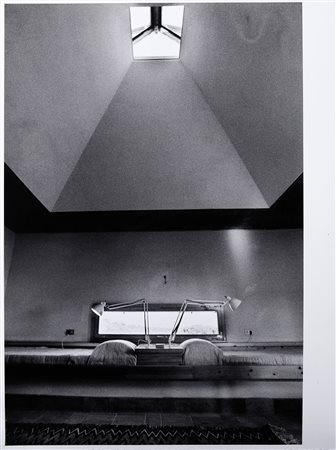 Ugo Mulas 1928-1973 Casa Franchetti, Sardegna. Interno con lampade stampa...