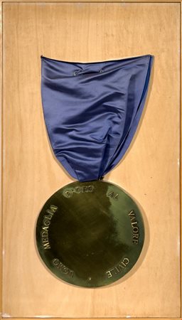Eugenio Miccini  
Uomo medaglia d'oro al valore civile 1970
Collage su tavola in teca di plexiglass 90x50 cm