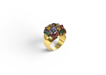 Anello in oro 750 e gemme cabochon