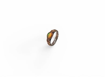 Anello in argento, oro, opale e diamanti