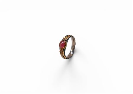 Anello in argento, oro, rubino e diamanti