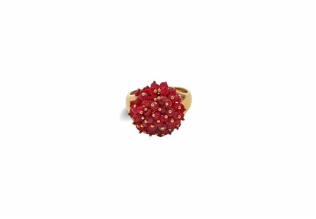Anello in oro giallo 750 e rubini