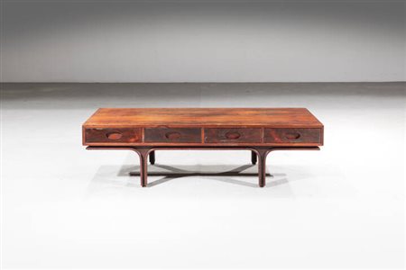 GIANFRANCO FRATTINI<BR>Tavolino con cassetti