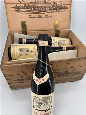 Lotto composto da 6 bottiglie di vini italiani degli anni 60

Il presente lotto