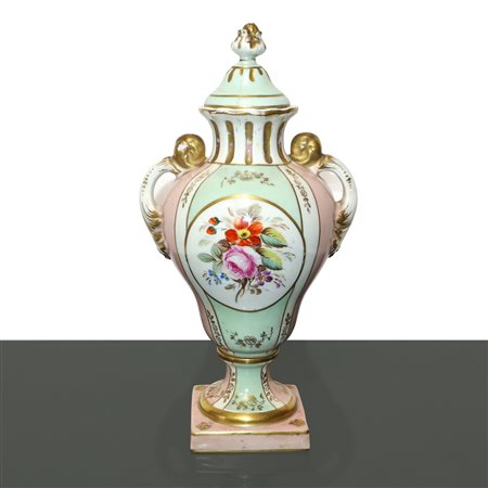 Sevres Porcellana - Vaso poutiche policromo a motivi floreali, Primi 20° secolo