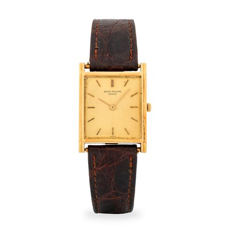 Patek Philippe, Orologio di forma ref. 3519 in oro giallo 18k, quadrante dorè...