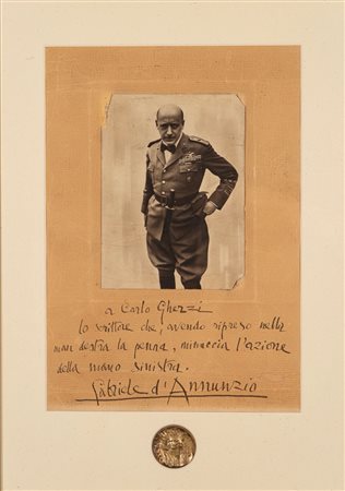 Gabriele D'Annunzio - Foto del Vate in uniforme da Ardito con dedica e firma autografe, 1929