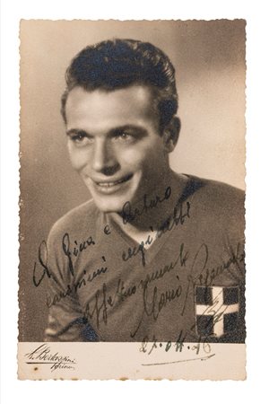 Mario Rigamonti (Capriolo 17 dicembre 1922 - Superga 4 maggio 1949)  - Foto con dedica e firma autografe del calciatore del Grande Torino, 1946