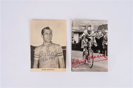 Gino Bartali - Vittorio Adorni (Ponte a Ema 18 luglio 1914 - Firenze 5 maggio 2000, San Lazzaro Parmense 14 novembre 1937 - Parma 24 dicembre 2022)  - Foto con firma autografa dei due ciclisti, 1952
