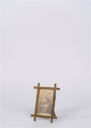 Giuseppe Garibaldi (Nizza 1807 - Caprera 1882)  - Fotografia formato CDV in cornice, non autografata, 1860s