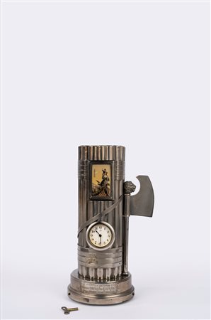 Rarissimo Orologio Imperiale, a forma di Fascio Littorio con carillon musicante "Giovinezza" , 1928-1935