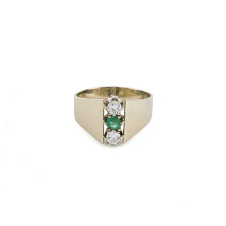 Anello vintage a tre pietre