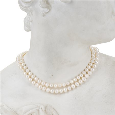 Collana a filo di perle classico modello Opera