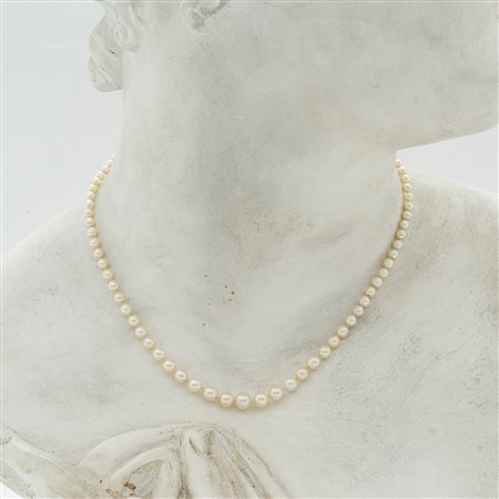 Collana di perle modello Matinée o Opera corta