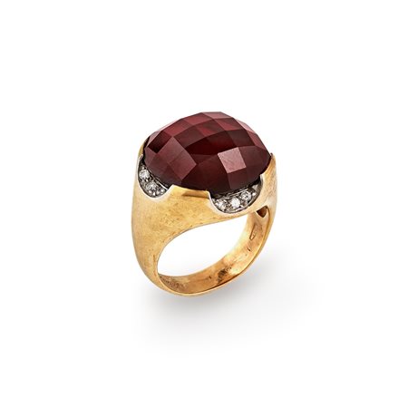 Anello con pietra rossa