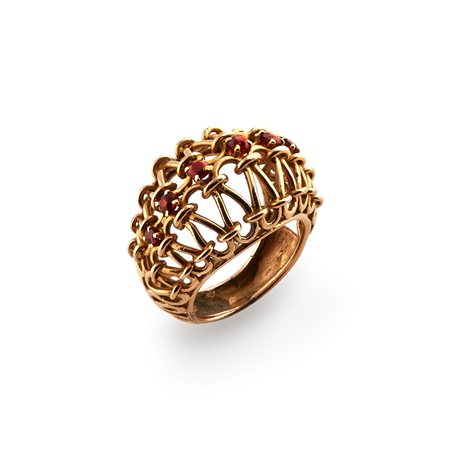Anello con pietre rosse