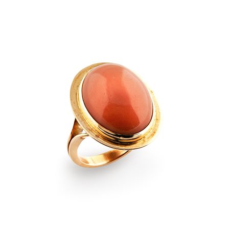 Anello con corallo 