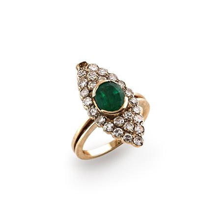 Anello con smeraldo 