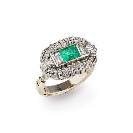 Anello con smeraldo 