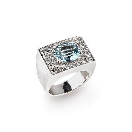 Anello con acquamarina 