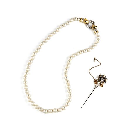 Collana e spillone con perle