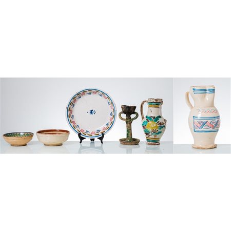 MANIFATTURA SICILIANA XIX/XX SEC., Diversi oggetti in ceramica