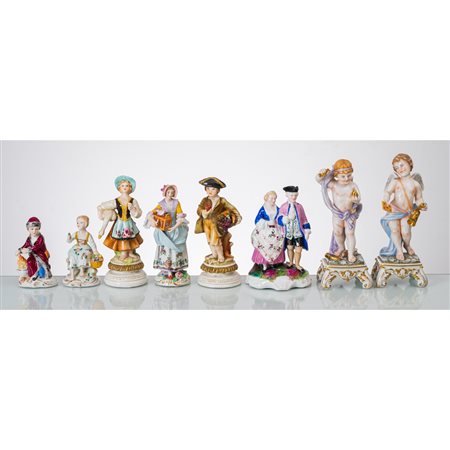 MANIFATTURA EUROPEA DEL XIX/XX SECOLO, Otto sculture