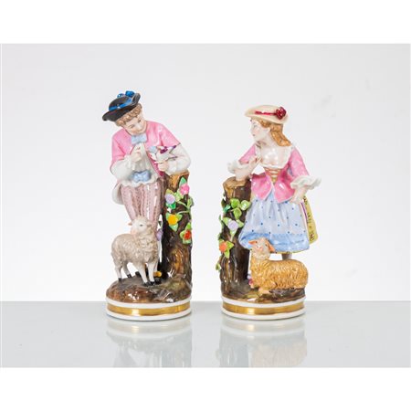 MANIFATTURA EUROPEA DEL XIX SECOLO, Coppia di sculture