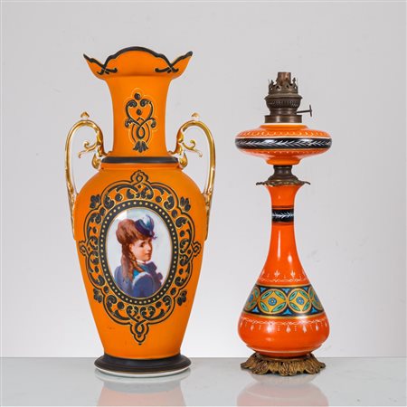 MANIFATTURA FRANCESE DEL XIX SECOLO, Vaso e lume