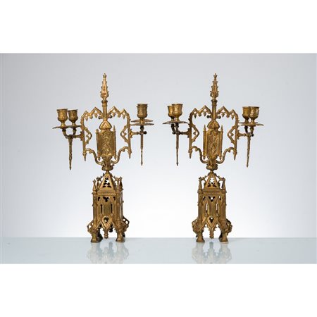 MANIFATTURA FRANCESE DEL XX SECOLO, Coppia di candelabri