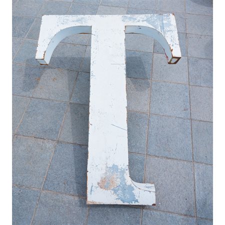 LETTERA SCATOLATA "T" IN FERRO