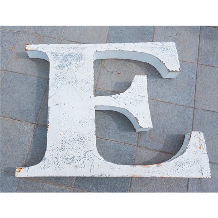 LETTERA SCATOLATA "E" IN FERRO