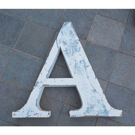 LETTERA SCATOLATA "A" IN FERRO